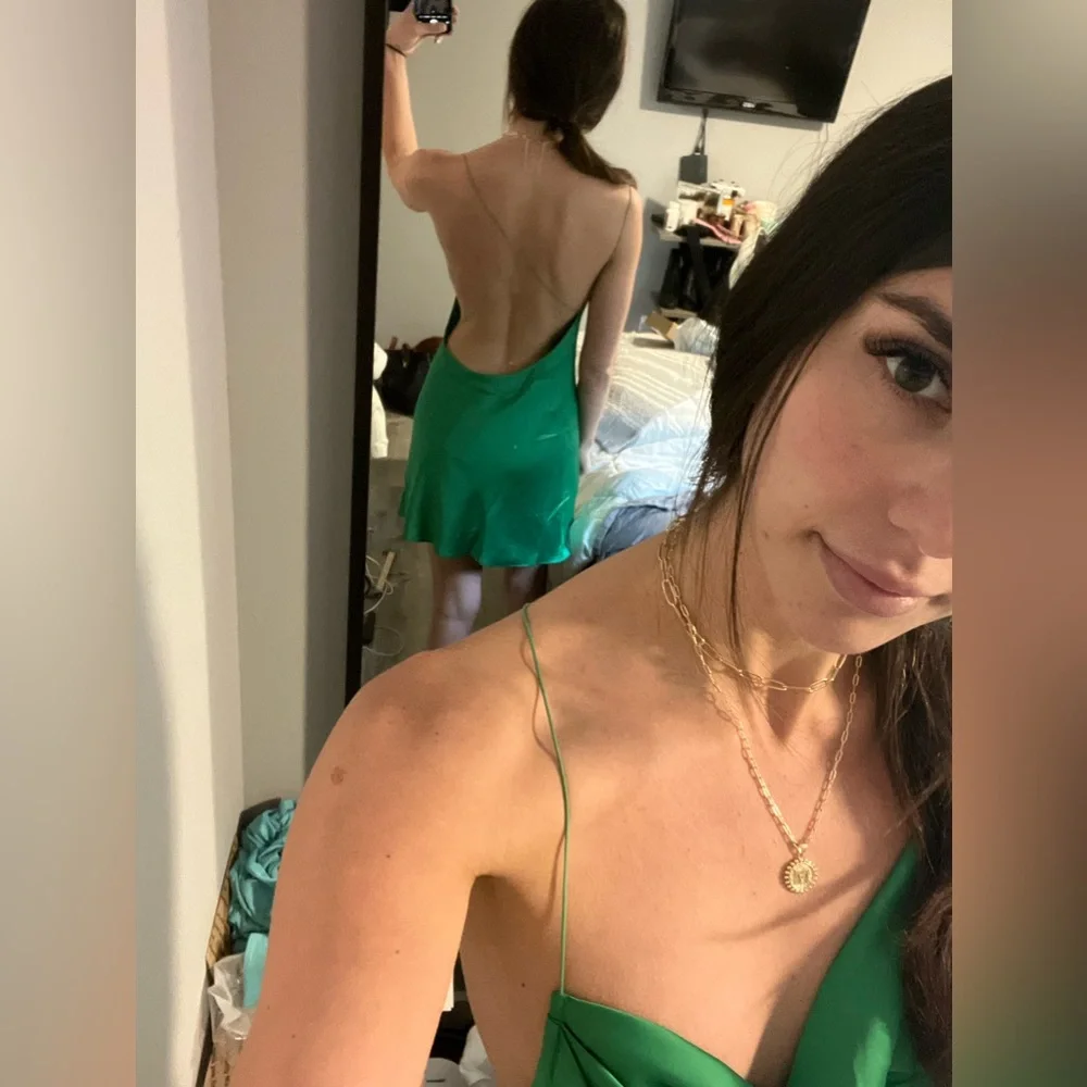 Satin backless mini dress — emerald